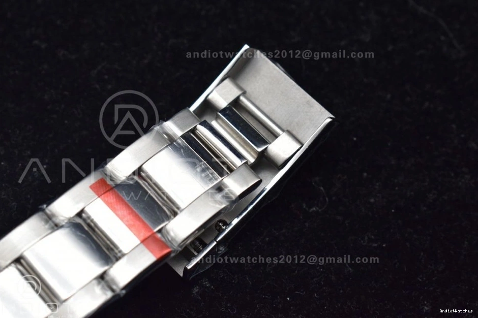 SS Skydweller Best Edition A23J Bracelet 1112 TWF Black on Snug Dial SS 0817